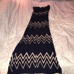 Size small Geometric patterned maxi dress